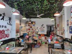 万科城市花园小区出口店铺转让，租金便宜入住率高