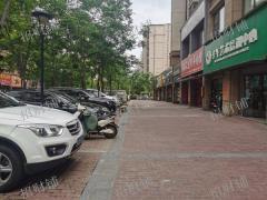 红谷滩临街双门头餐饮店转让，小区入住高