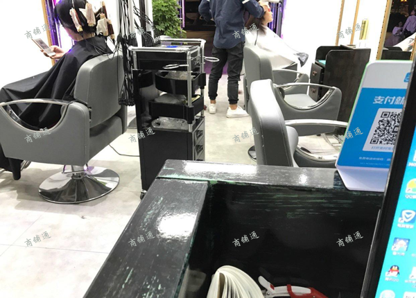 (转让) 营业美发店低价转让，中介勿扰。