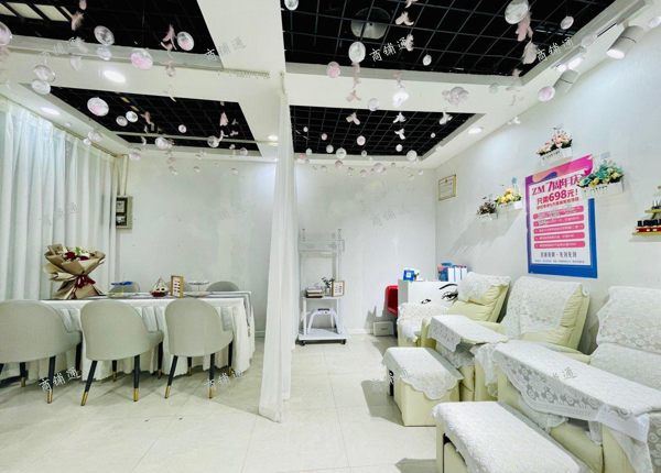 (转让) 商场负一楼 可以做美容美甲。也可以做吃的