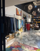 (转让) 南岸区锦江华府服装店转让，所有东西一起转也可空转