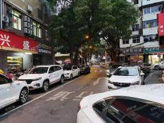 新建立新路临街十字路口餐馆转让，有5个包间