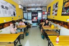 南昌五中对面小区沿街特色小吃店转让，客源稳定