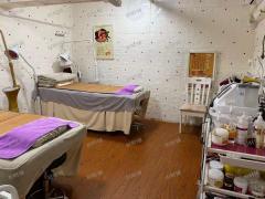 盛豪首港城小区美容店带会员一起转，设备齐全