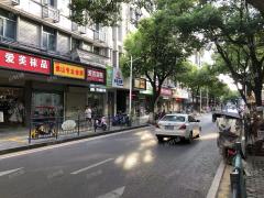 莲塘农贸路袜品店转让，周边学校小区人流量大