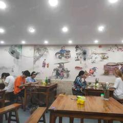 红谷滩卫东花园双门头餐饮店转让，上班族多客源稳定