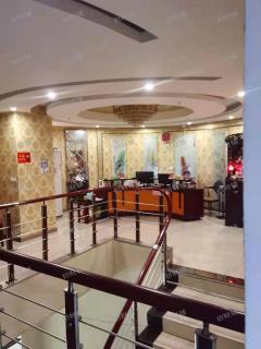 二七南路二楼店铺房东直租，无物业费免租一年