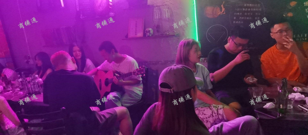 (转让) 学校附近。临近大街，由于考研，毕业。需转让