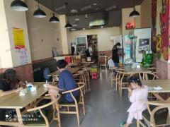 优乐汇昌北生活广场对面小区餐饮店转让，人流量大
