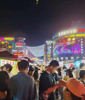 (转让) 紫荆网红夜市，马路边护栏里的小吃摊位