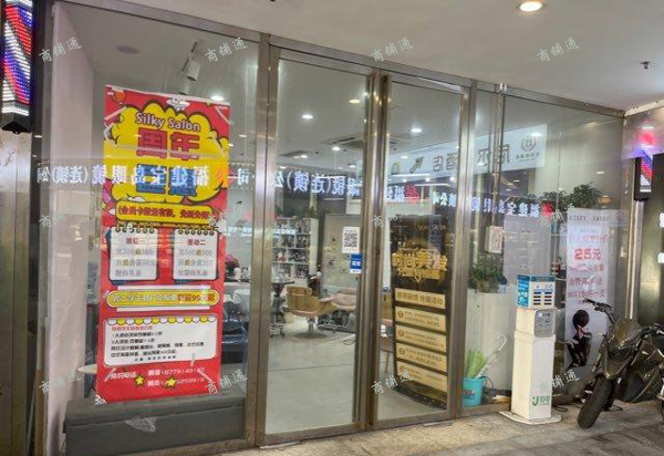 (转让) 交通便利 人流量大 周围都是写字楼 学校