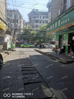 阳光小区临街第一家水果店转让，位置显眼老客户多