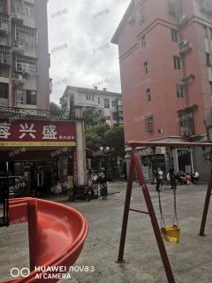 凤凰家园小区商业街美发店转让，临近地铁口人流量大