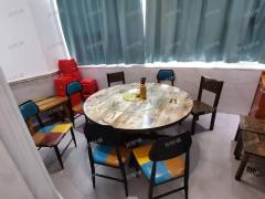 红谷滩梦立方广场二楼电梯口旁餐饮转让，大学围绕