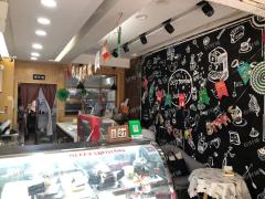 南昌工学院宿舍楼下商业街烘焙店转让，可空转