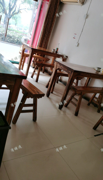 (转让) 营业中餐饮小吃店转让。