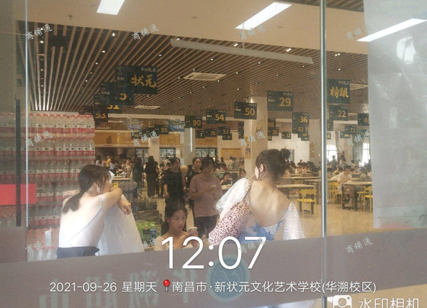 (转让) 学校内奶茶店，可做炸鸡汉堡水果奶茶，有意向可来店面谈