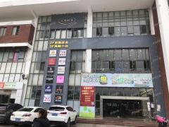 师范大学瑶湖校区食堂入口小吃店转让，人流量大