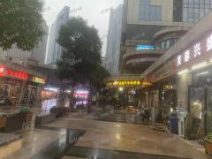 红谷滩联泰广场沿街便利店转让，日营业4000左右