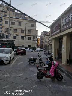 上海北路临街餐饮店，附近多个小区大学围绕