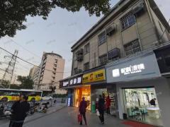 上海北路十字路口店铺可空转，人流大适合各行业