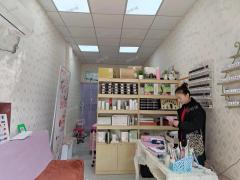 银河城小区门口店铺转让，对面就是商场人流大