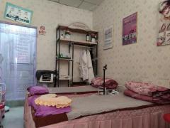 银河城小区门口店铺转让，对面就是商场人流大