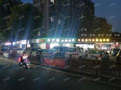 金沙二路十字路口餐饮店转让，门头显眼停车方便