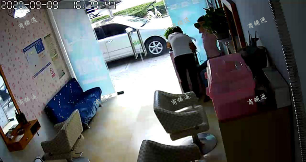 (转让) 房子结构不错，地段也很好，旺铺转让