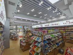 创新一路小区口零食店转让，临近地铁小区写字楼围绕