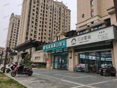 创新一路小区口零食店转让，临近地铁小区写字楼围绕