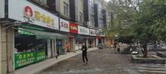 凤凰花园小区出入口包子店转让，位置显眼人流大