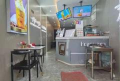 北京东路交叉口奶茶店低价转让，多个高校围绕
