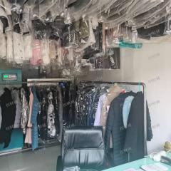 青山湖小区出入口十六年干洗店，带7百多会员