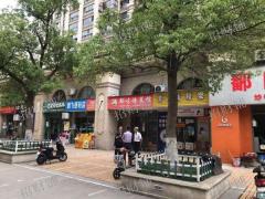 小区门口经营9年超市，日营业额6千大型工厂围绕