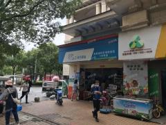 小区门口经营9年超市，日营业额6千大型工厂围绕