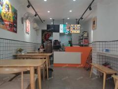 上海路临街小吃店转让，多个小区学校围绕人流大