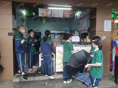 新建五中出入口店面 师生约6000+