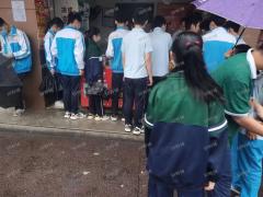 新建五中出入口店面 师生约6000+