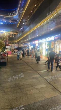 王府井购物中心客流集中餐饮店，月营业20万人流大
