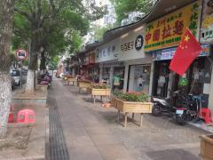 中学对面夜宵店月营6万