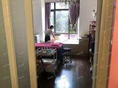 经营六年 附近有广场游乐园 人流量大