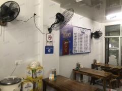 庐山南大道地铁口餐饮店转让，日营业额2000元