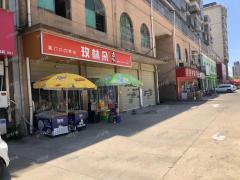 双小区出入口 小区有6000户 日营业2500