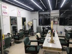 江西科技师范大学红角洲校区内店面空转