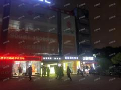 江西科技师范大学红角洲校区内店面空转