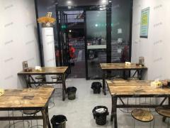 小区门口第一家餐饮店 日营业1500带阁楼