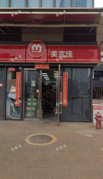 (转让) 临街店面，交通方便，客源稳定