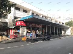 1万多人宿舍楼下餐饮店 日营业1400