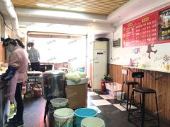 1万多人宿舍楼下餐饮店 日营业1400